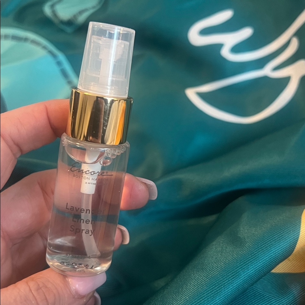 Lavender Linen Spray Encore Hotel .67 oz /20 ml